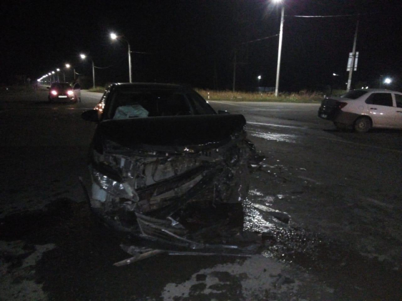 В Сараевском районе Datsun не уступил дорогу Toyota, пострадали два человека